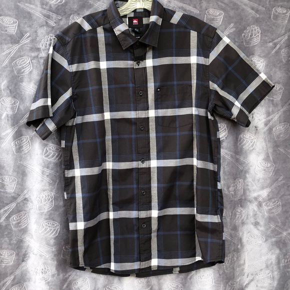 Quiksilver Other - Quicksilver Button Down Short Sleeve Shirt